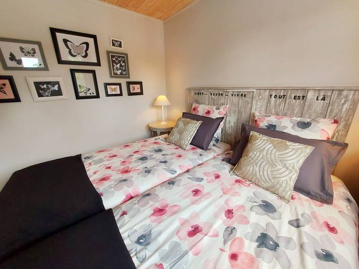 Suite familiale avec 2 chambres, petit-déjeuner inclus, salon privatif, proche Laval et Château-Gontier in Fromentières, Mayenne