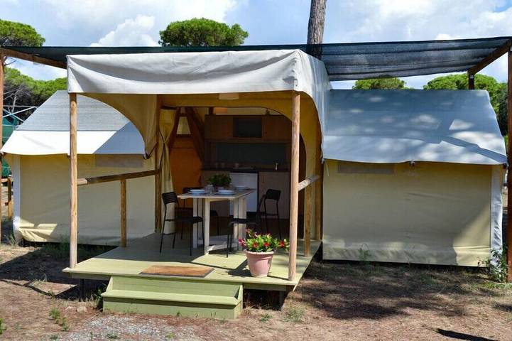 Appartamento intero, Camping Principina Tenda Safari tent for 4 people in Principina A Mare, Grosseto