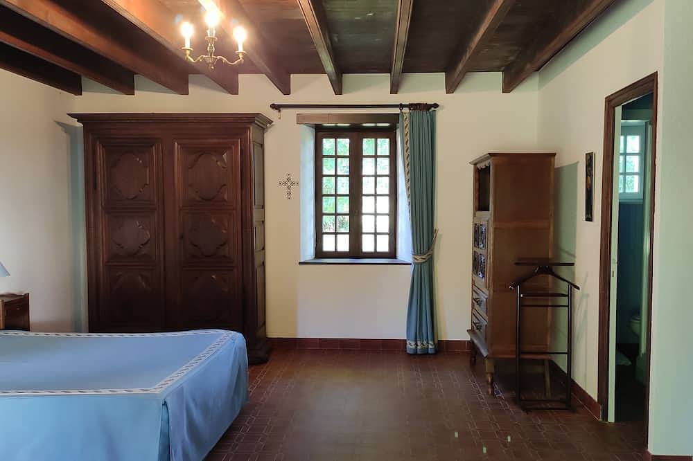 Maison Bretonne sur Grand Parc Arboré a 10 Minutes de la Côte in Plélo, Côte de Goëlo