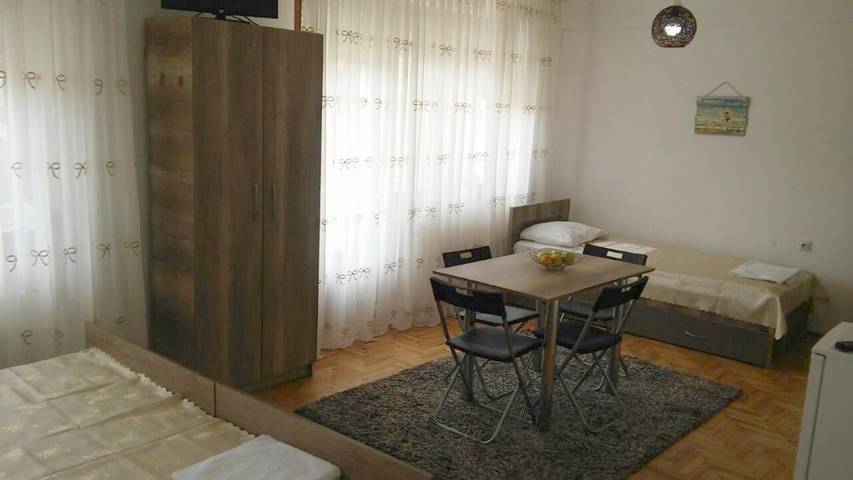Appartement de vacances pour 4 personnes, avec terrasse ainsi que vue sur le lac et vue
