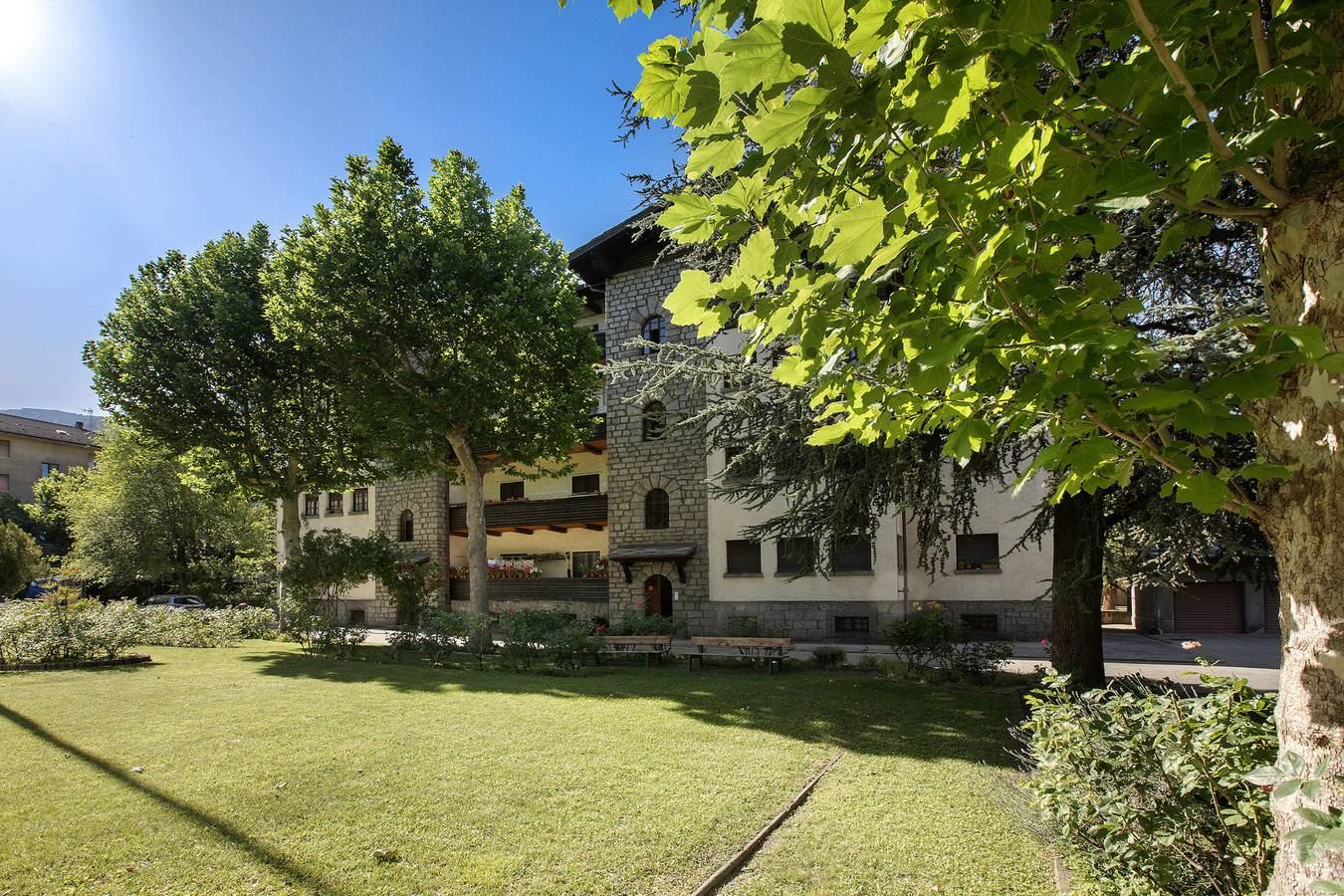 Geheel appartement, Appartement 'Il Giardino Di Aosta' met uitzicht op de bergen, gedeelde tuin en Wi-Fi in Aosta, Walliser Alpen