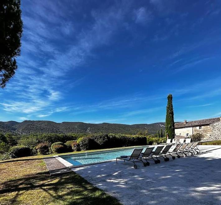 Location de vacances pour 20 personnes, avec Terrasse et Jardin ainsi que Piscine et Vue à Ménerbes - 3