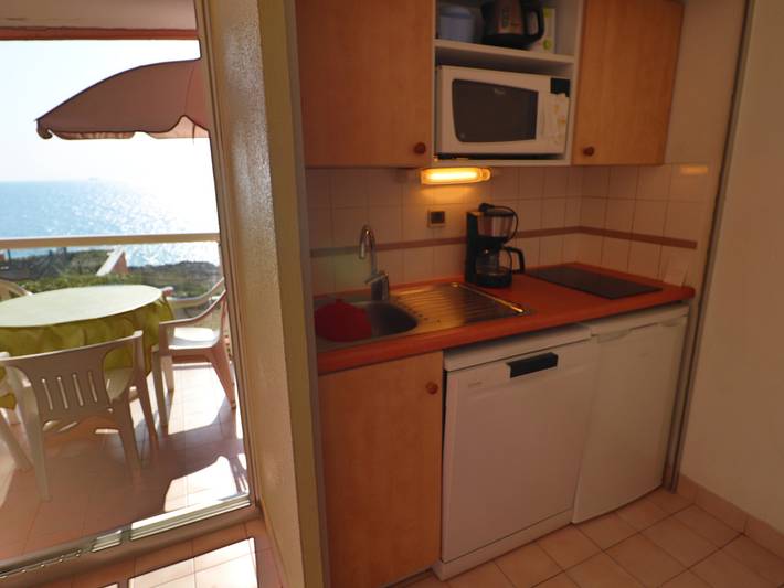 Gîte pour 4 personnes, avec piscine et terrasse dans Plage Lazaret - 3