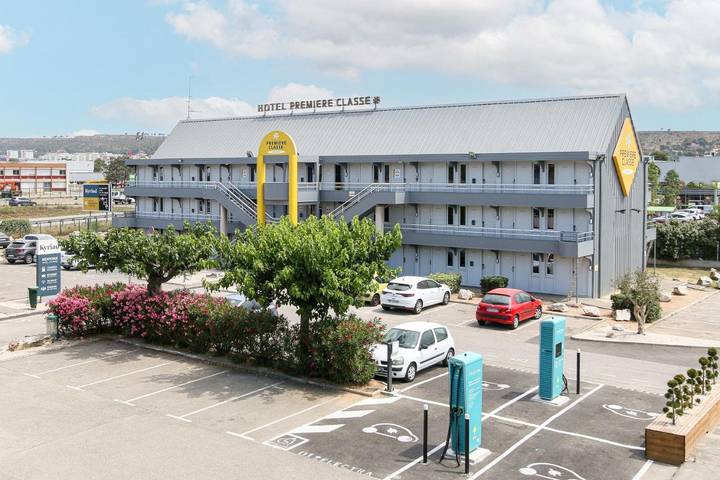 Hôtel pour 3 personnes, avec terrasse et jardin à Vitrolles - 3