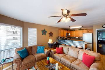 Vacation Rental for 8 Guests in New Braunfels, Comal County, Picture 2