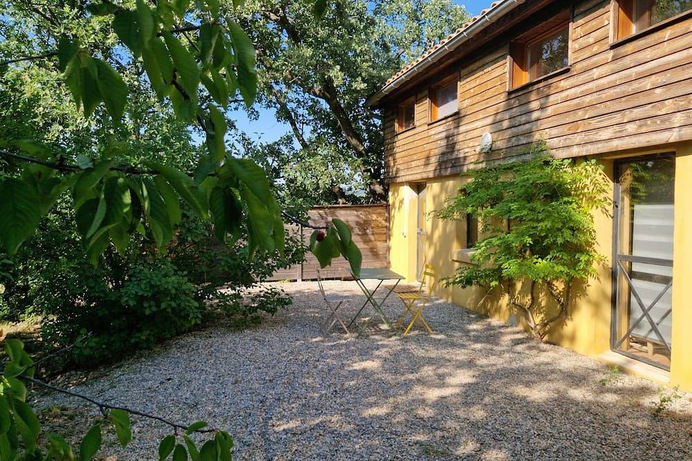 Gîte nature avec vue, piscine & atelier céramique in Soumont, Région de Lodève