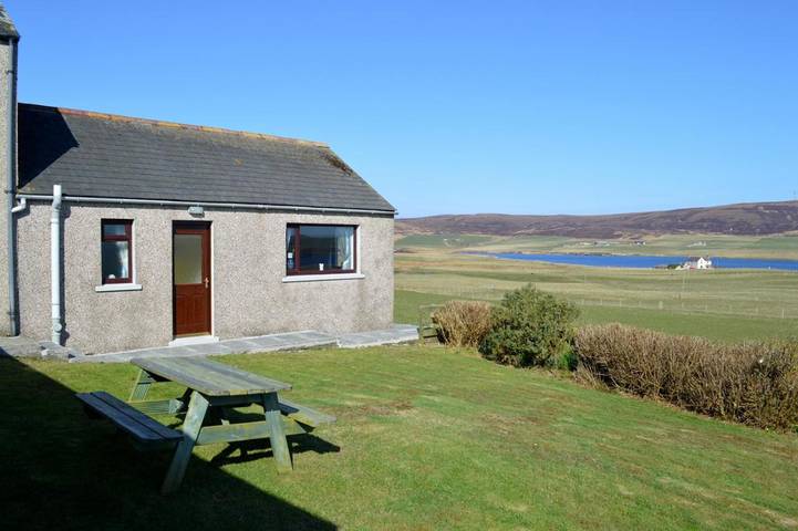 Holiday rental for 4 people, with Garden and Lake view as well as View in Orkney Islands