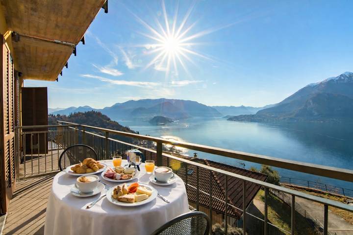 Apartment for 4 people, with lake view and pool as well as balcony, child-friendly in Lake Como