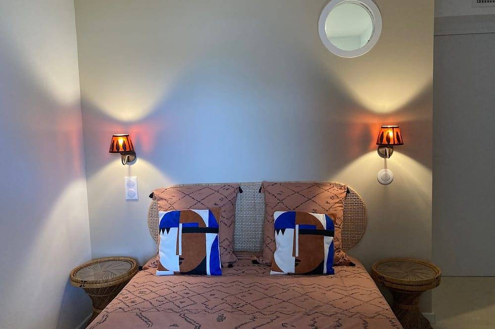 La Maison Rose - 3 étoiles Rez de jardin villa grand 4 pièces - 500m plage. in Cavalière, Le Lavandou