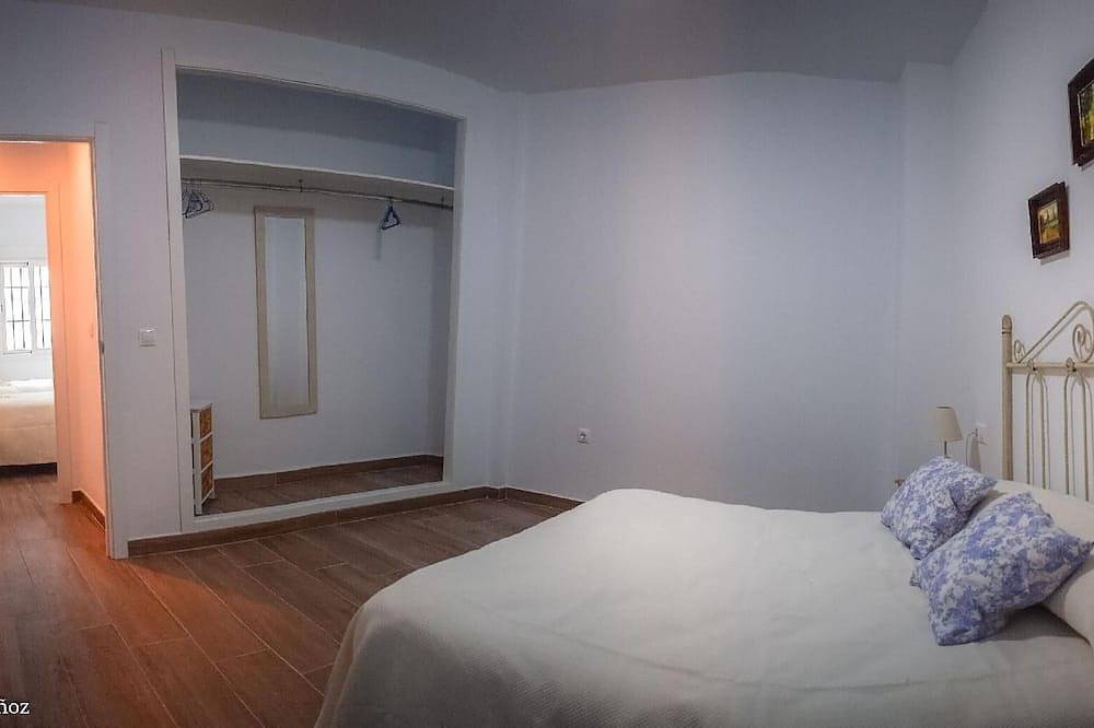 Entire apartment, Holiday apartment Peñaflor for 2 - 4 persons with 2 bedrooms - Holiday apartment in one or multi-fam in Peñaflor, Sevilla Province