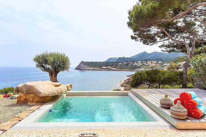 Villa für 6 Personen, mit Terrasse und Whirlpool sowie Garten in Capdepera