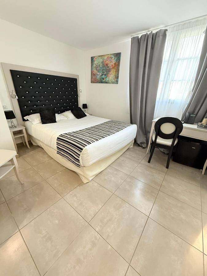 Hôtel pour 2 personnes, avec terrasse dans Gare De Bastia - 3