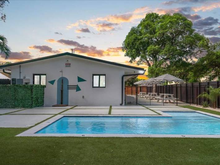 Vakantieappartement voor 6 personen, with tuin and zwembad as well as terras in Miami