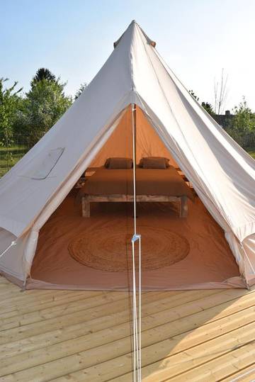 Gîte pour 5 personnes, avec piscine et jardin à Ambillou-Château