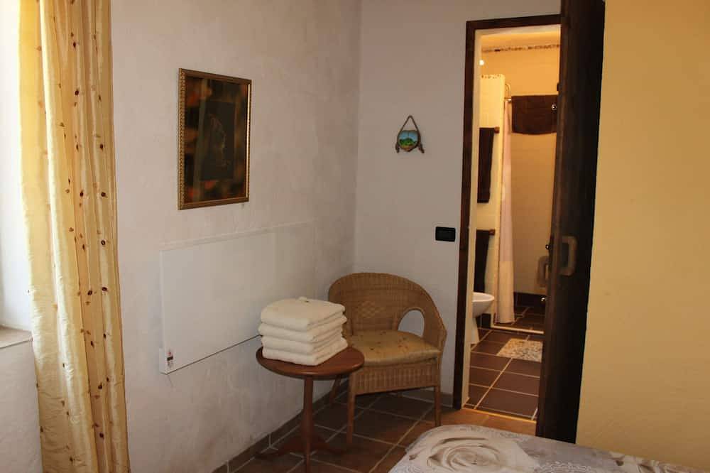 Appartement entier, Randonnée et profiter de la nature dans les Marches, en Italie au Cottage 'La Terra' in Pergola, Valle del Metauro