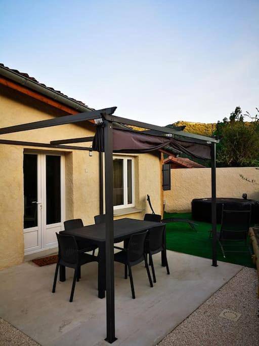 Gîte pour 4 personnes, avec jardin ainsi que piscine et jacuzzi dans Saint-Julien-en-Saint-Alban - 3