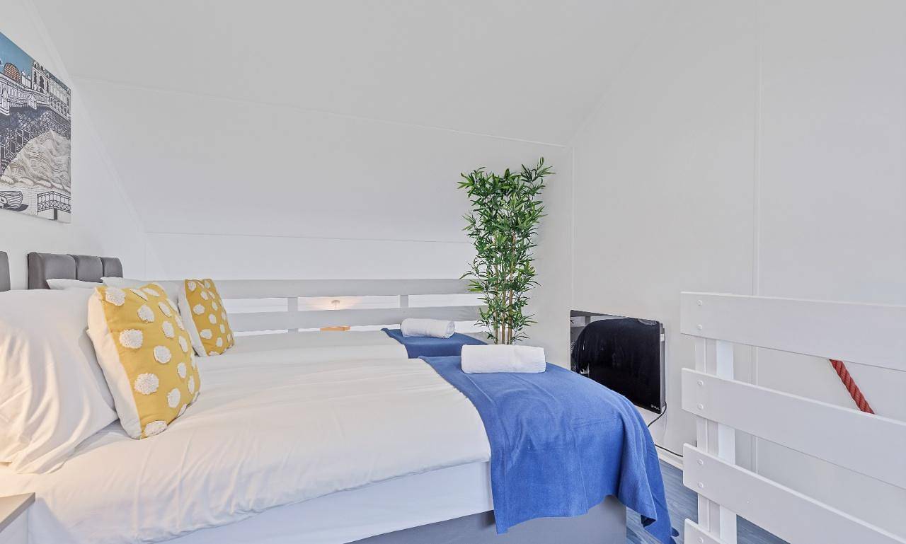 Geheel appartement, On the Water 2  A One-of-a-Kind Stay | Free Parking | By My Getaways in Brighton Marina, Brighton