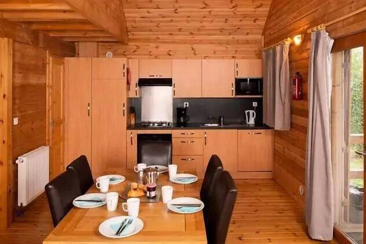 Chalet pour 5 personnes, avec piscine, animaux acceptés