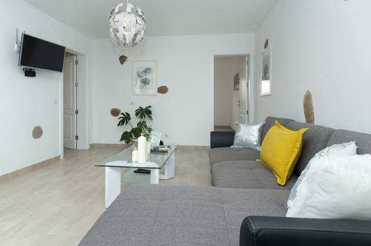 Casa Valeria: casa vacacional espaciosa con WiFi en Mancha Blanca in Mancha Blanca, Tinajo