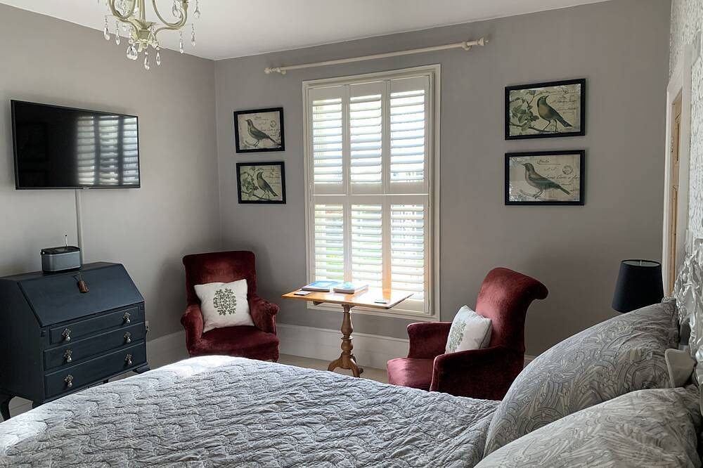 Luxury King Ensuite with Garden View with veranda at Coswarth House in Padstow, Cornwall