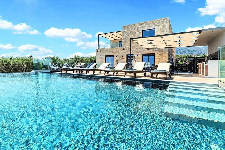 Ferienhaus für 8 Personen, mit Pool und Garten