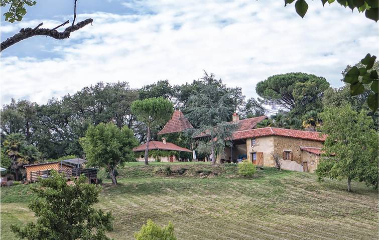 Location de vacances pour 6 personnes, avec jardin et piscine ainsi que sauna et terrasse dans le Gers - 3