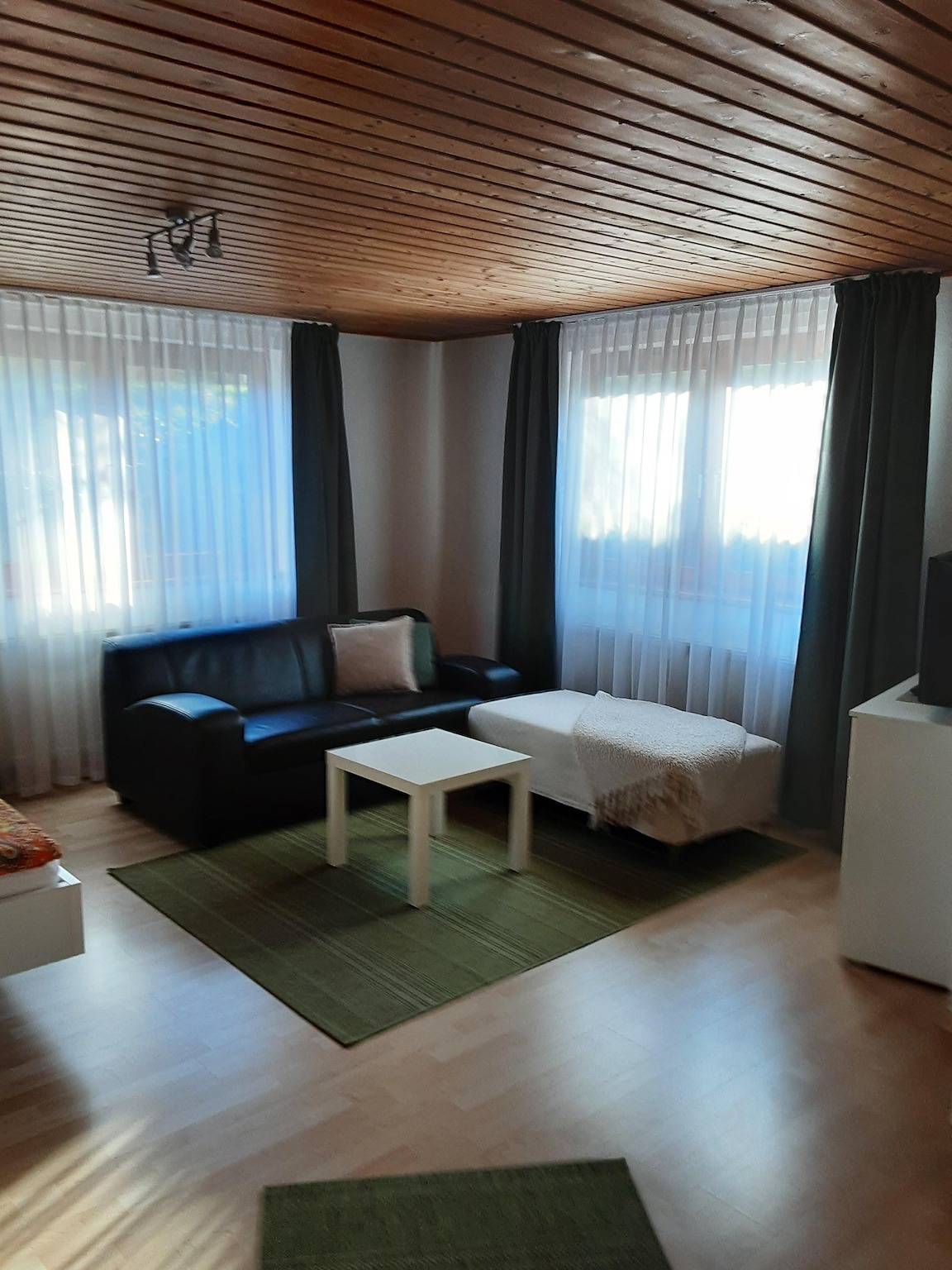 Ganze Ferienwohnung, Haus Hardt - Souterrain-Ferienwohnung mit ca. 36 qm, 1 Wohnschlafbereich, max. für 2 Personen in Bodman-Ludwigshafen, Obersee (Bodensee)