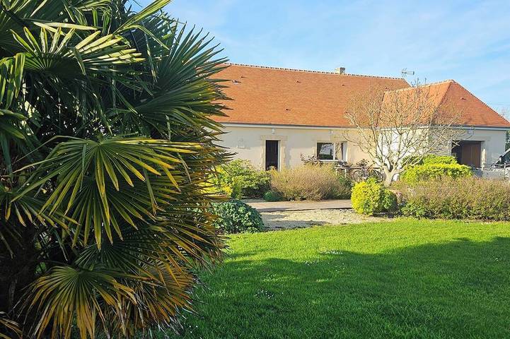 Location de vacances pour 10 personnes, avec terrasse et jardin à Tour-en-Bessin