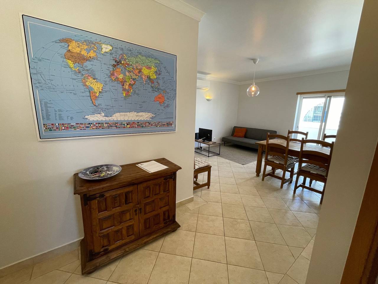 Appartement entier, Appartement 'Beachfront T1' avec balcon et Wi-Fi in Armação de Pêra (costa), Armação de Pera