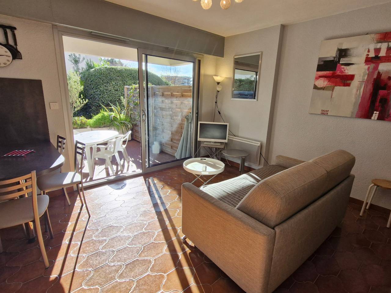 Ganze Wohnung, Studio gemütlich m. Schlafbereich, Terrasse, Parkplatz - Nähe Zentrum Golfe de Saint-Tropez in Sainte-Maxime, Draguignan Region