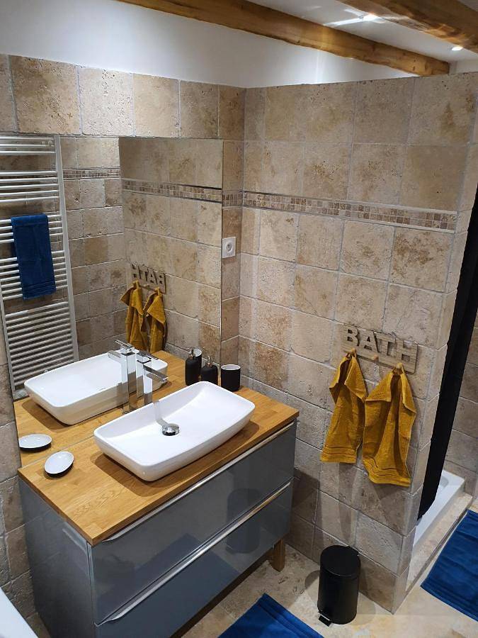 Gîte pour 5 personnes, avec vue et jardin à Vallabrègues - 3