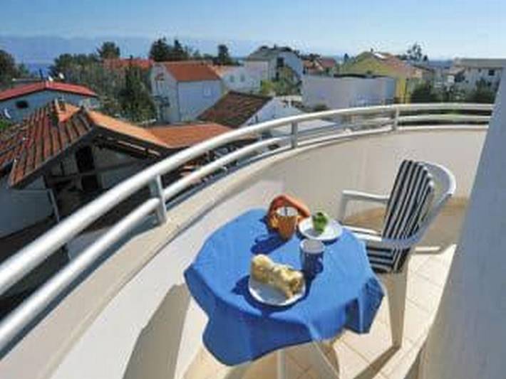 Ferienwohnung für 4 Personen, mit Balkon und Garten in Privlaka