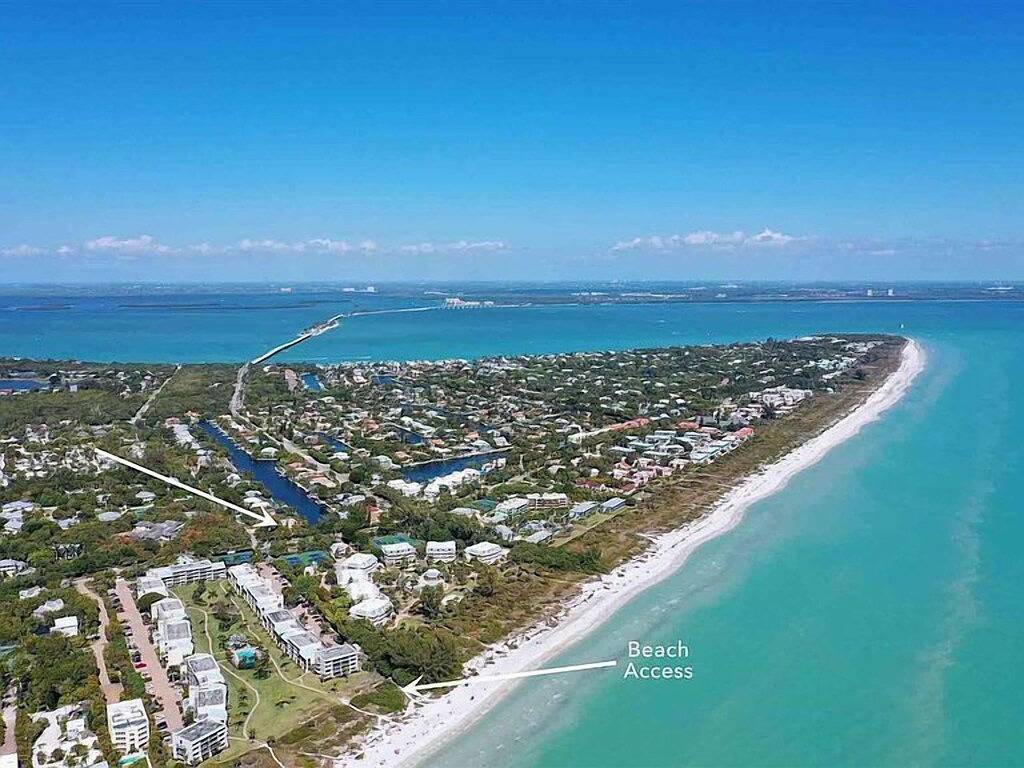 Stunning Luxury canal front villa \"Sea Oats\" across the street from the beach! in Sanibel, Sanibel Island