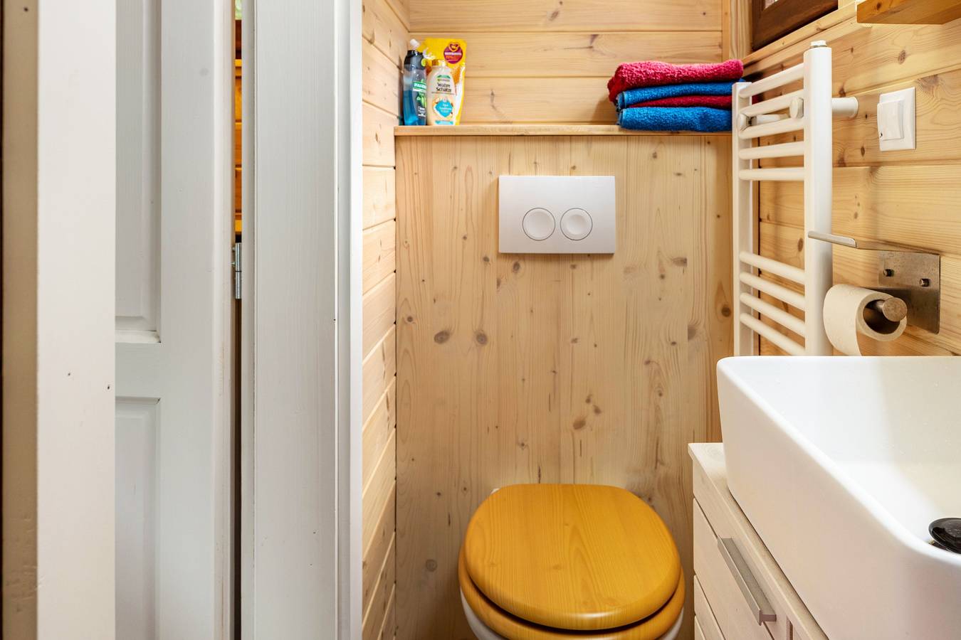 Tiny Home 'Evita' met privétuin, Wi-Fi en airconditioning, foto 11