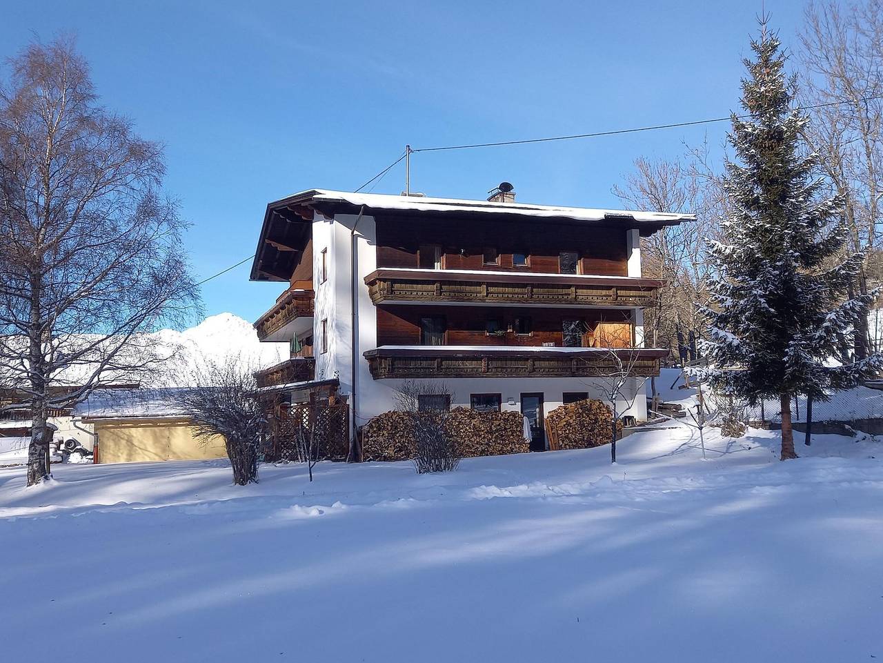 Ganze Ferienwohnung, Sterzingerhof - Appartement Lärchenblick in Mösern, Telfs
