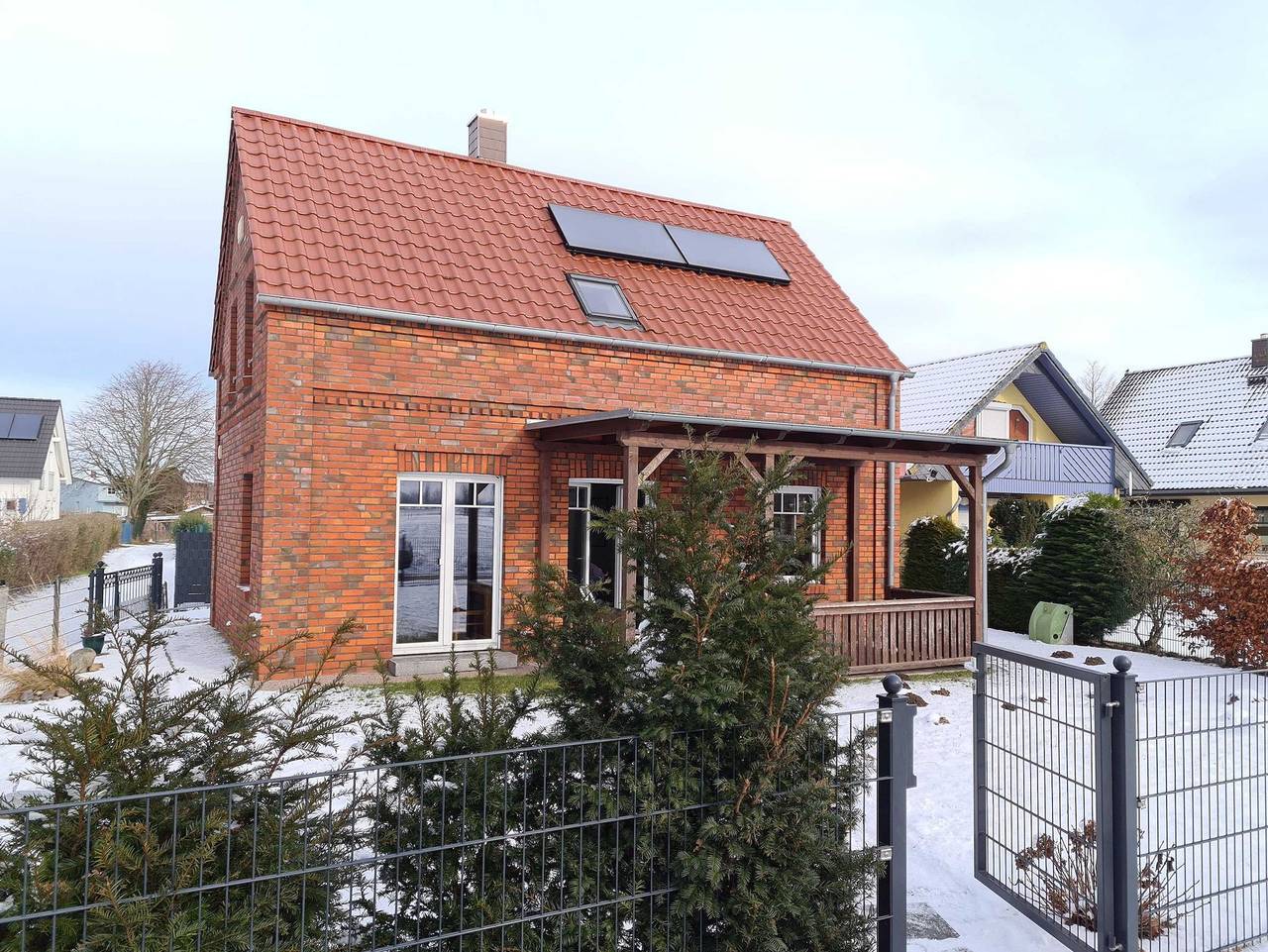 A12 Das rote Haus am Haff Roggow Ostseebad Rerik - A12: 3-Raum-Ferienhaus (90m²; max. 5 Pers.), Kamin, 2 Bäder in Roggow, Rerik