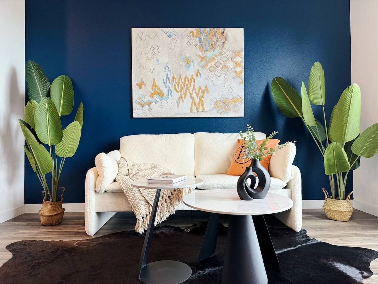 Entire apartment, Contemporary Mid-Hollywood Home Dtla view Parking  in Hollywood, Los Angeles