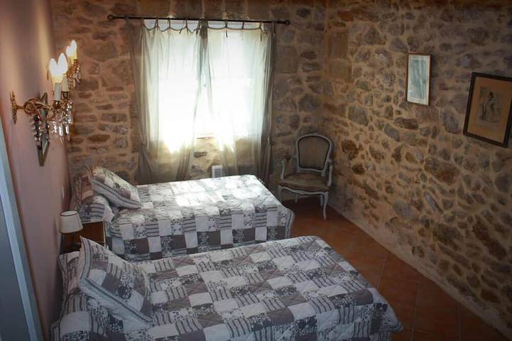 Gîte pour 4 personnes, avec terrasse et piscine à Capestang - 3