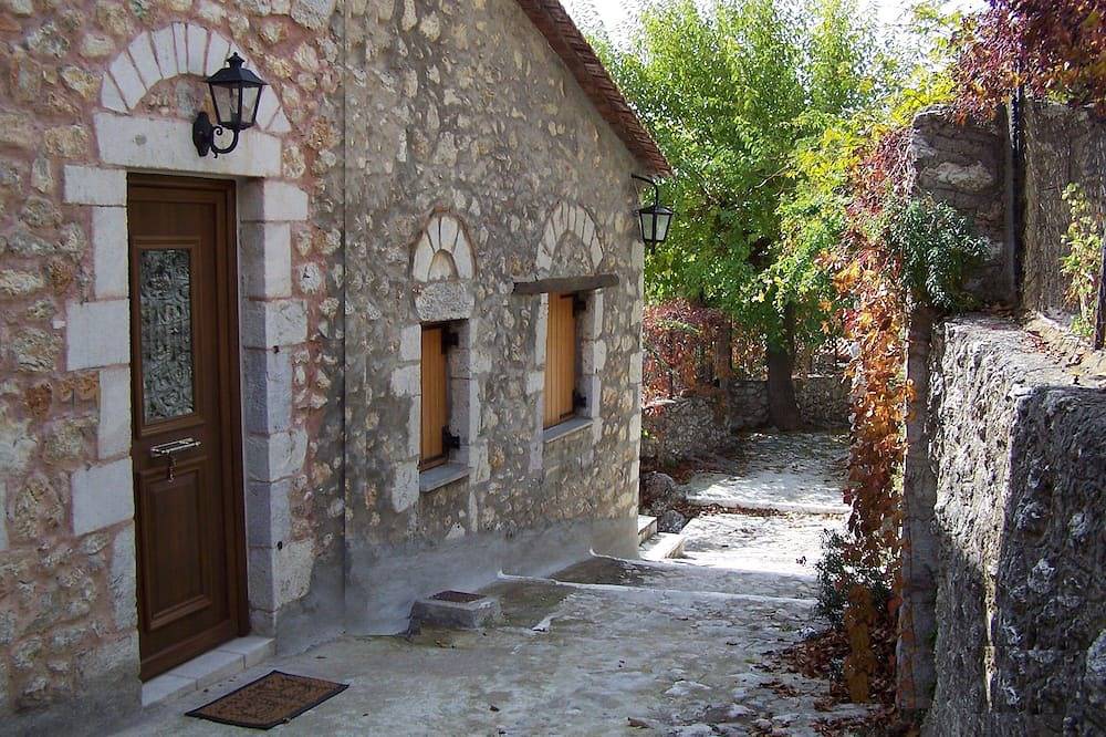 Stemnitsa Diavatiko Appartments traditionnels in Stemnitsa, Trikolonoi