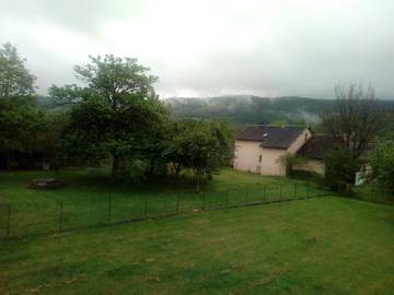 Location de vacances pour 2 personnes, avec jardin et vue, animaux acceptés à Saint-Côme-d'Olt