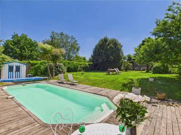 Location de vacances pour 6 personnes, avec terrasse ainsi que jardin et piscine, animaux acceptés dans Le Cabellou