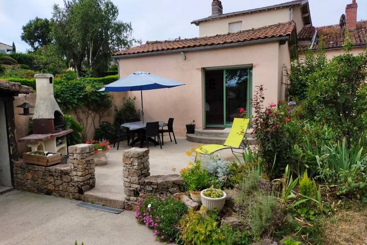 Maison de vacances pour 3 personnes, avec Terrasse et Jardin à Clisson