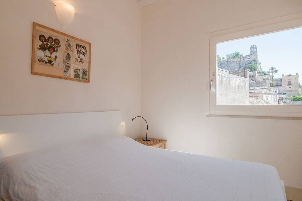 Entire apartment, Palazzo degli Olivi - La Terrazza studio on Modica in Modica (town), Modica