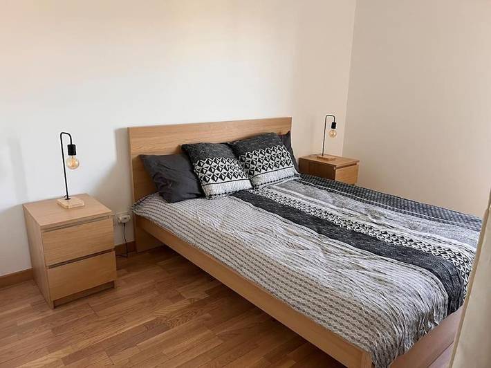 Location de vacances pour 4 personnes, avec balcon ainsi que vue et piscine dans Gex