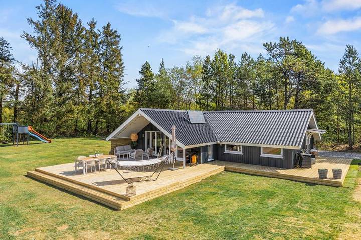 Villa für 6 Personen, mit Balkon/Terrasse und Garten sowie Pool in Jegum