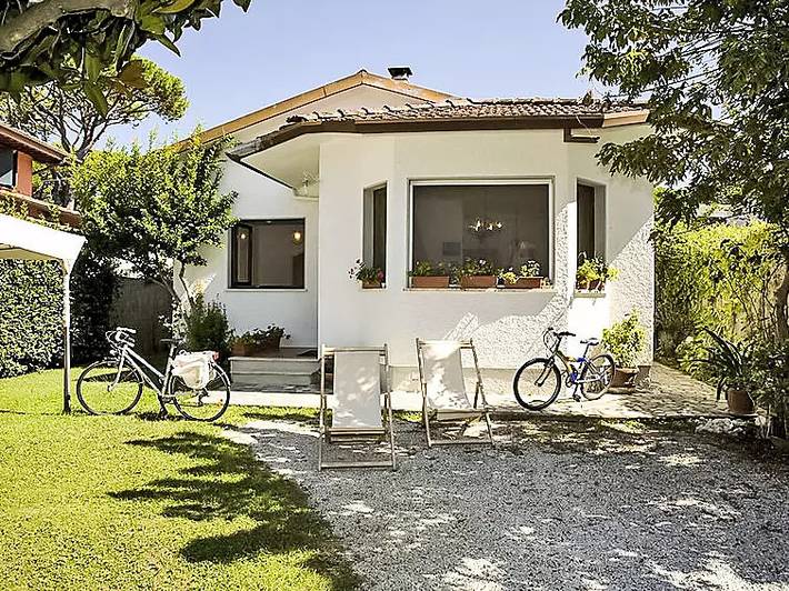 Villa für 6 Personen, mit Garten in Forte dei Marmi