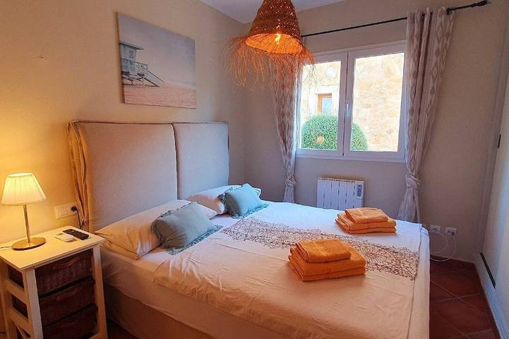 Finca für 4 Personen, mit Terrasse und Garten sowie Whirlpool in Cala Figuera - 2