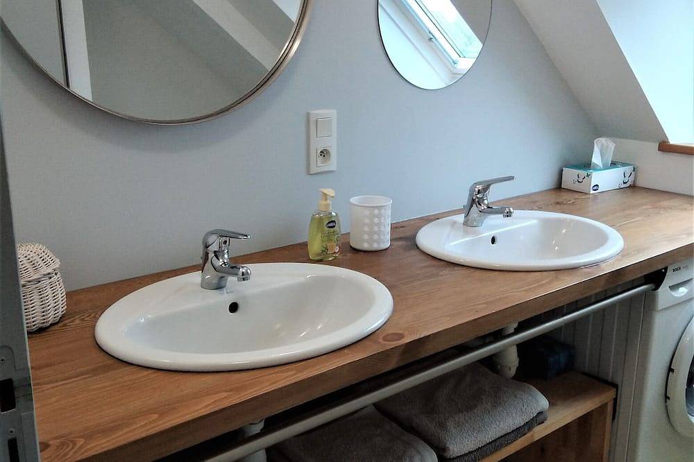 Casa de carácter, junto al mar, Golfo de Morbihan, playa 150m, Vannes 10mn in Séné, Côte des Mégalithes