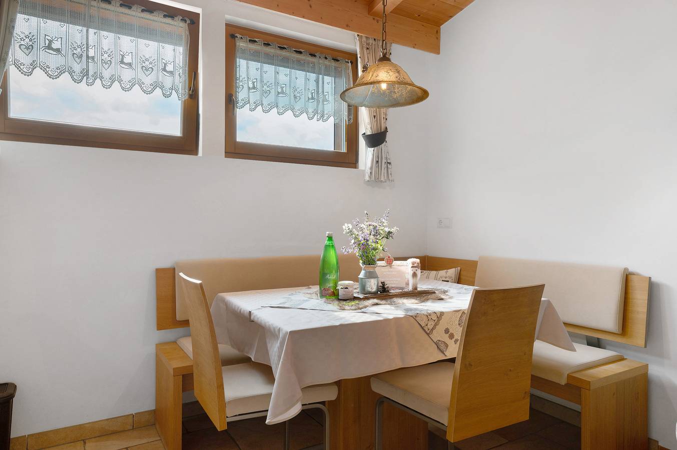 Ganze Wohnung, Ferienwohnung 'Untertalhof Fewo Berganemone' mit Bergblick, Gemeinschaftsgarten und Wi-Fi in Kastelruth, Dolomiti Superski
