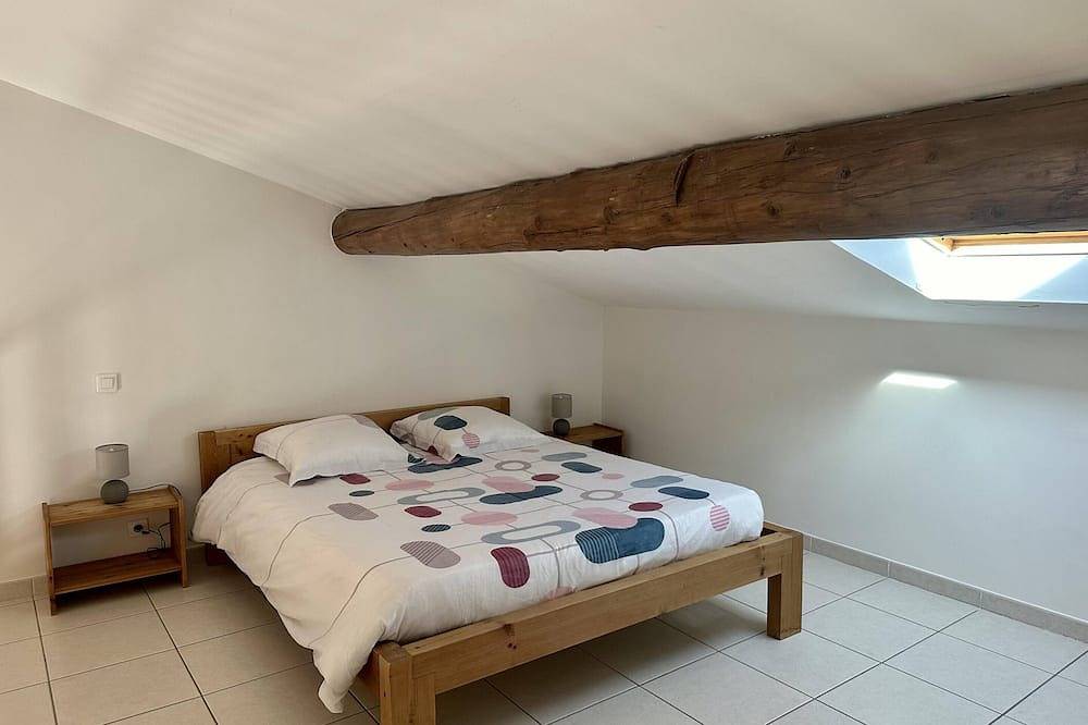 Apartamento entero, 7 - Le P'tit Roupillon-Apartamento-Vista al Jardín-Baño privado con ducha in Pont-Saint-Esprit, Region de Nimes